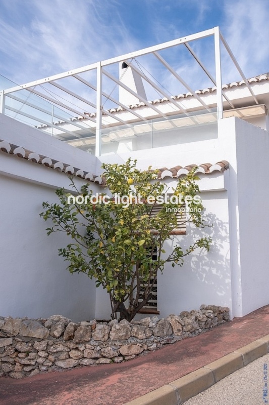 Propiedades similares Villa con gym, garaje, jacuzzi y jardines en Torrox Costa