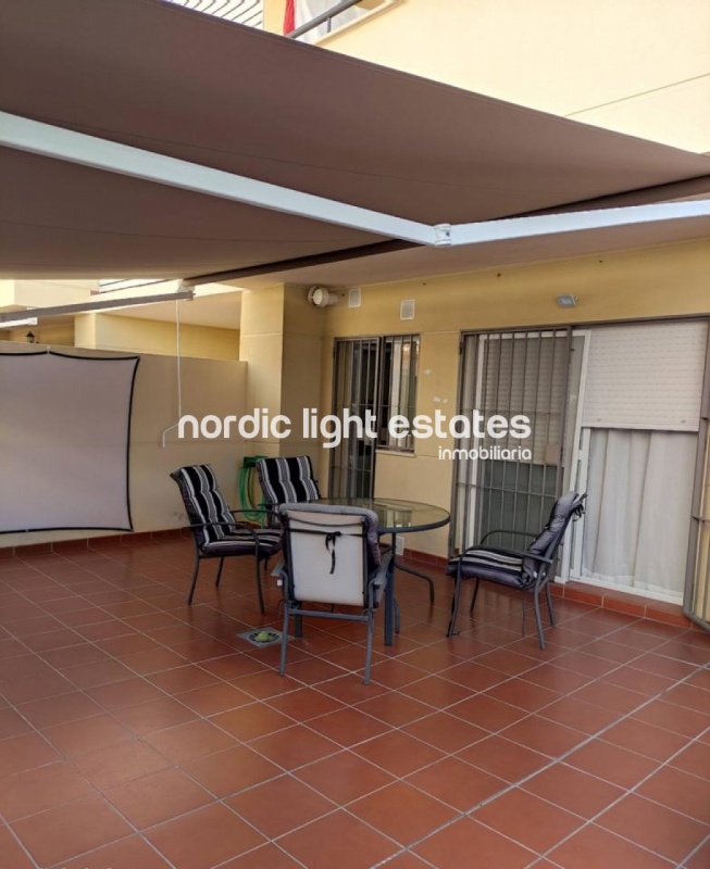 Apartamento económico con gran patio 