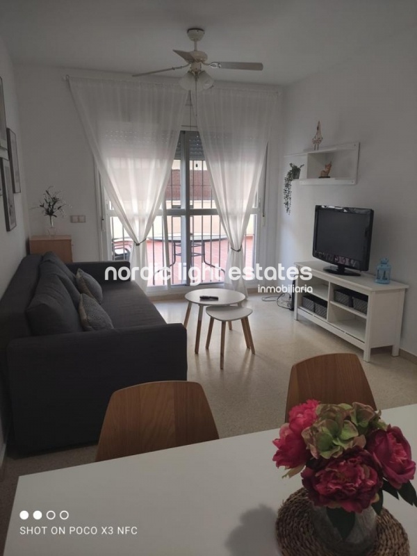 Apartamento económico con gran patio 