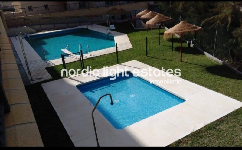 Apartamento económico con gran patio 