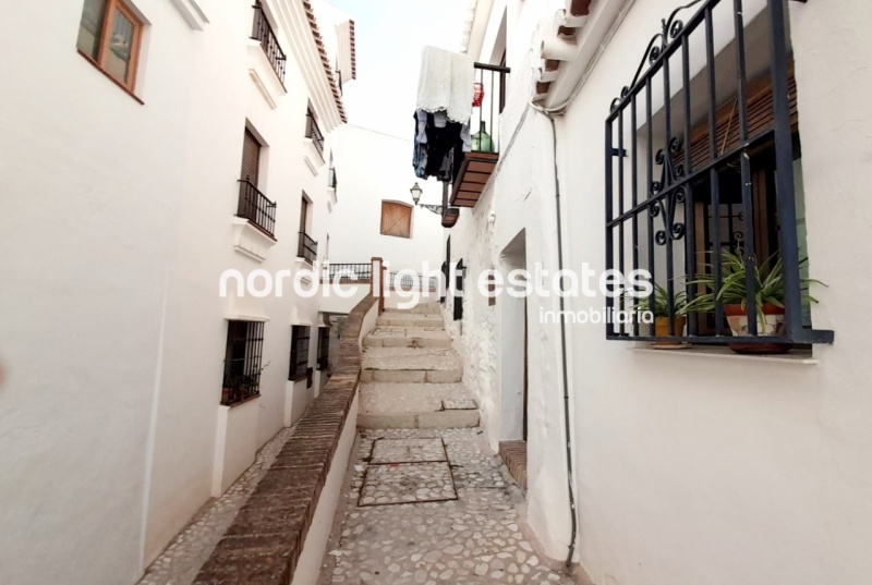Apartment in Frigiliana centre