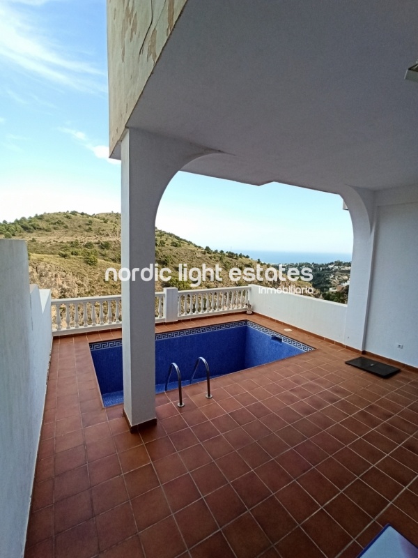 Casa adosada con piscina privada en Frigiliana