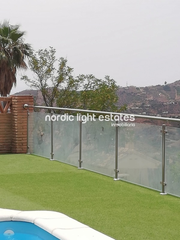 Larga temporada. Villa de campo con piscina en Frigiliana