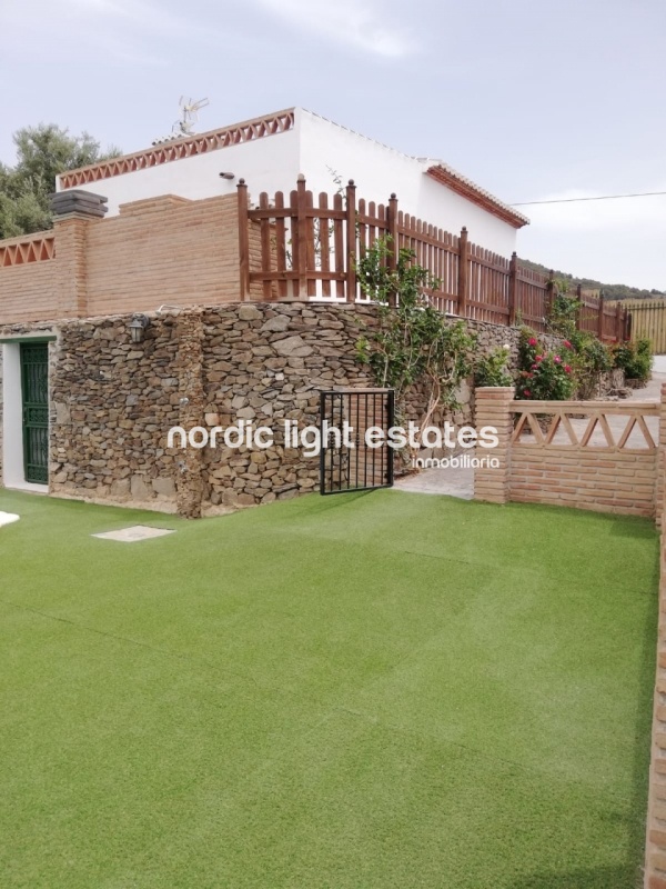 Larga temporada. Villa de campo con piscina en Frigiliana