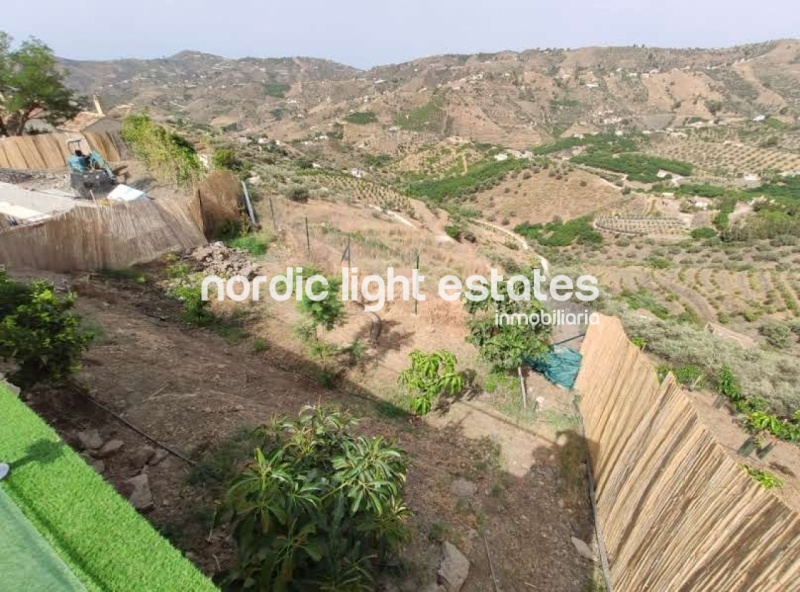 Larga temporada. Villa de campo con piscina en Frigiliana