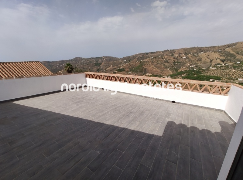 Larga temporada. Villa de campo con piscina en Frigiliana