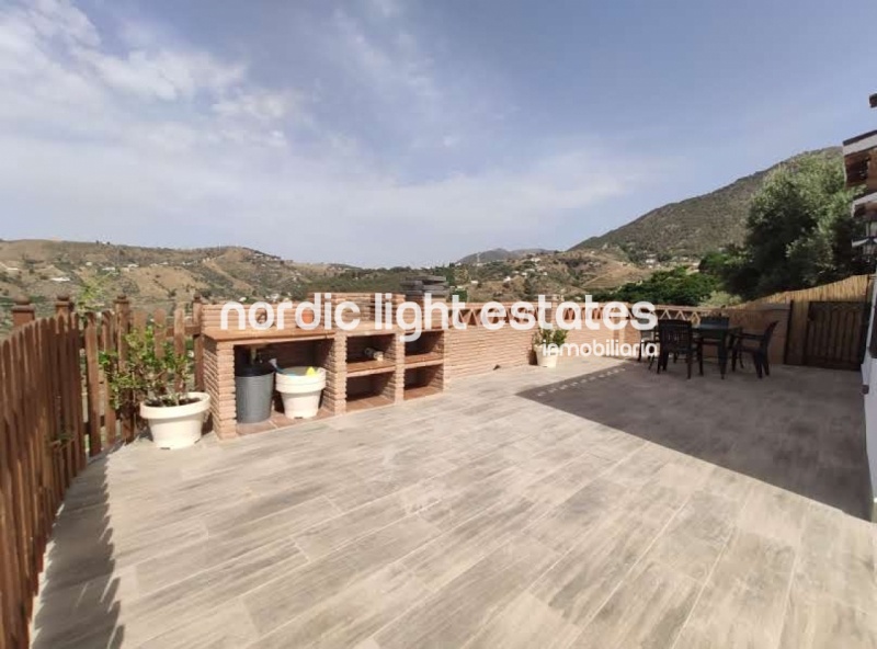 Larga temporada. Villa de campo con piscina en Frigiliana