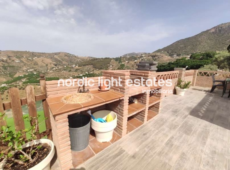 Larga temporada. Villa de campo con piscina en Frigiliana