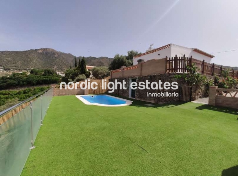 Larga temporada. Villa de campo con piscina en Frigiliana