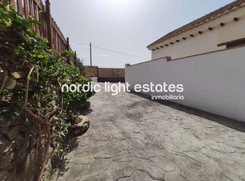 Larga temporada. Villa de campo con piscina en Frigiliana