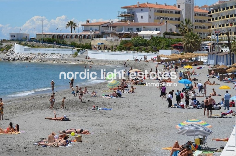 Estudio en Nerja. Primera línea de playa