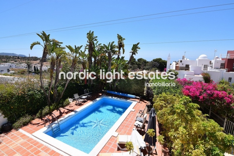 Propiedades similares Impresionante villa en Nerja 4 dormitorios