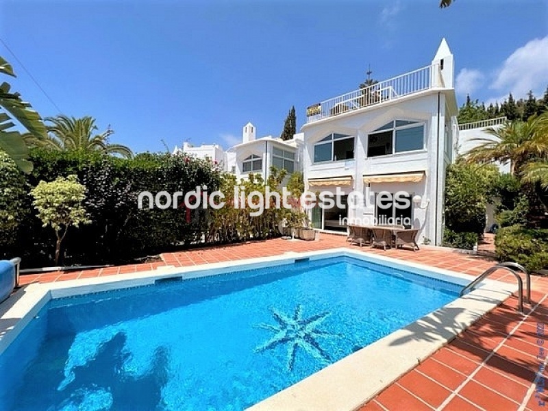 Propiedades similares Impresionante villa en Nerja 4 dormitorios