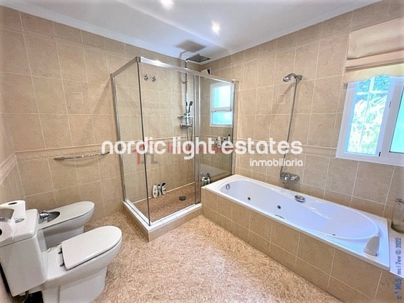 Propiedades similares Impresionante villa en Nerja 4 dormitorios