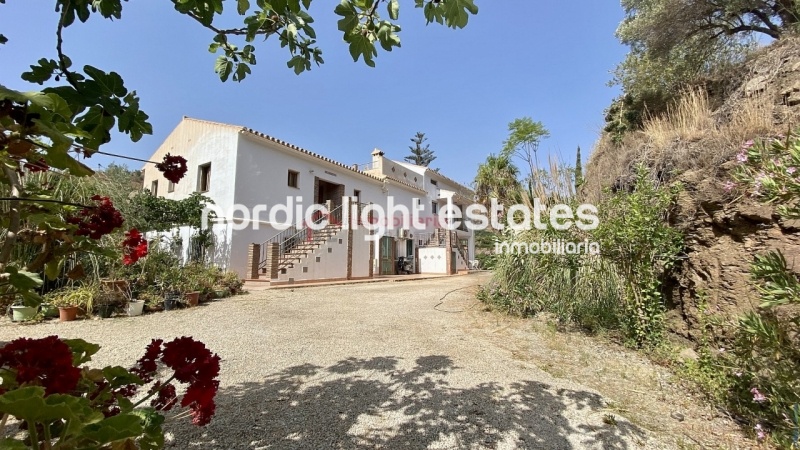 Huge complex of 5 properties