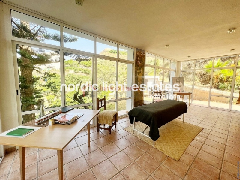 Huge complex of 5 properties