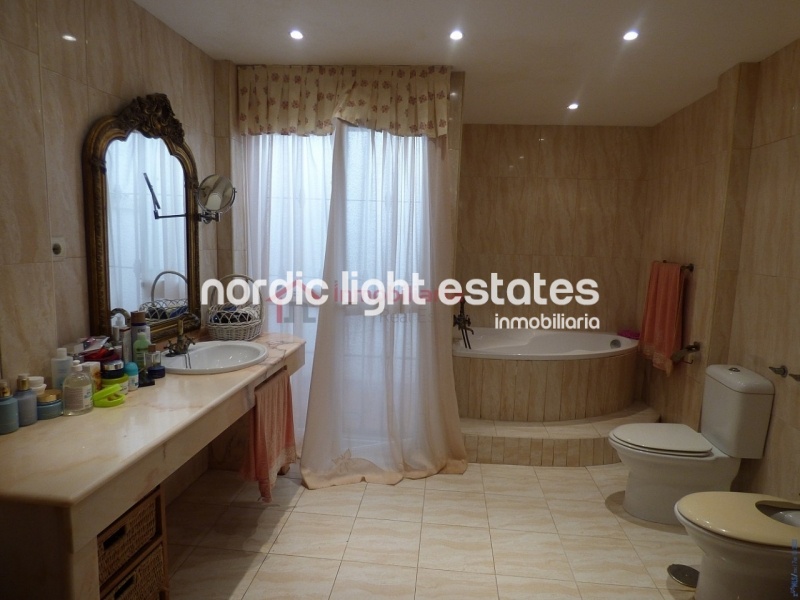 Terraced house with sea views in Mezquitilla 
