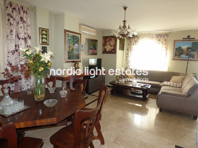 Terraced house with sea views in Mezquitilla 