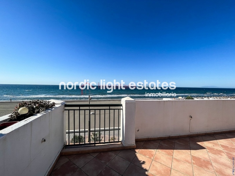 Seafront penthouse in Torrox Costa