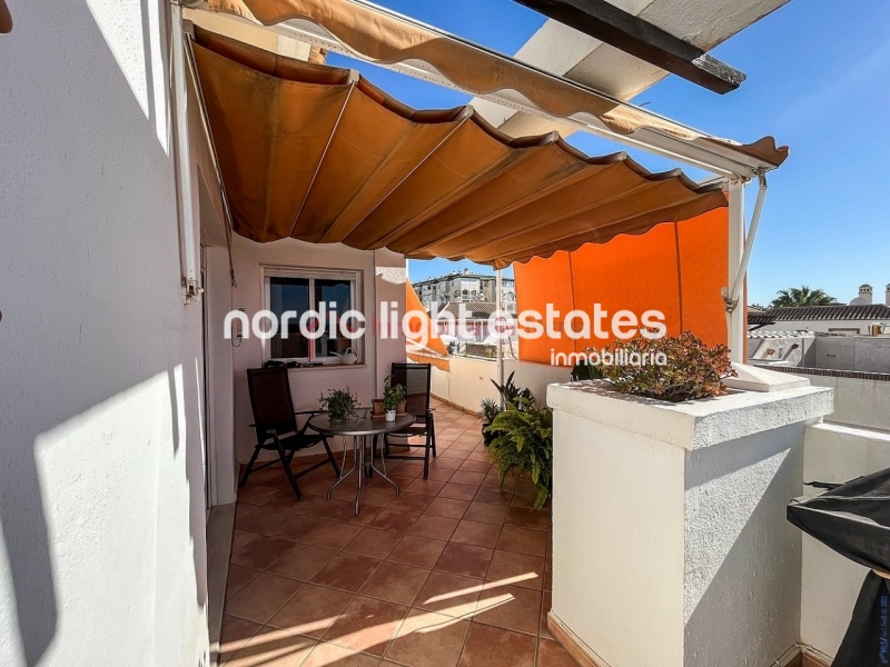Seafront penthouse in Torrox Costa