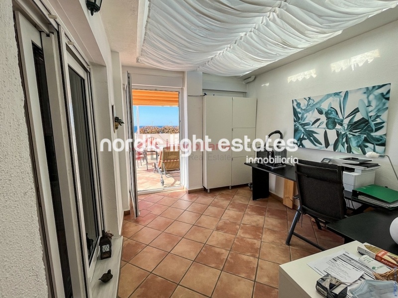 Seafront penthouse in Torrox Costa