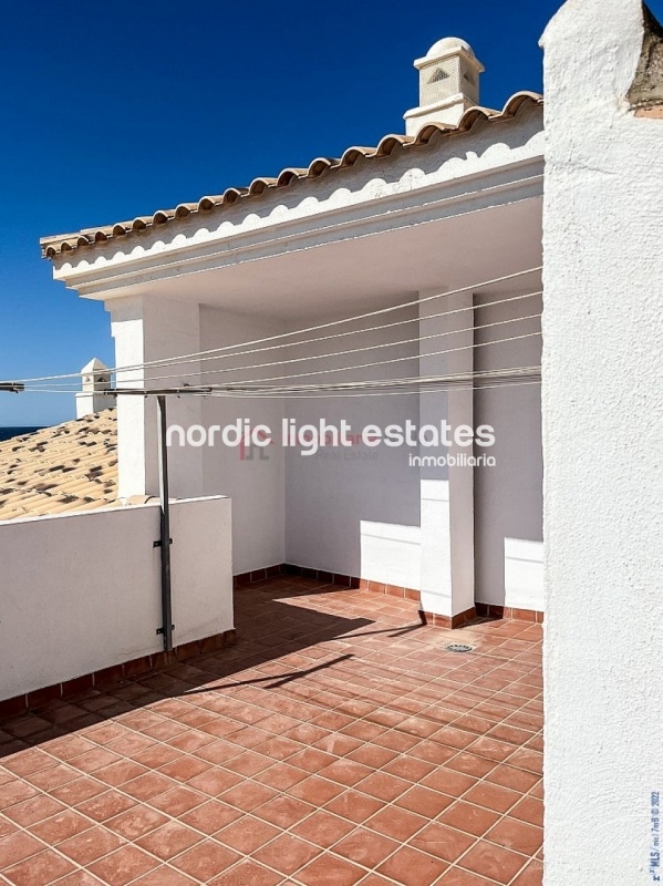 Seafront penthouse in Torrox Costa