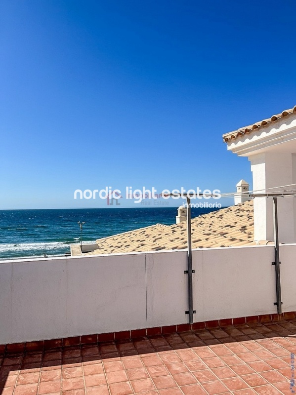 Seafront penthouse in Torrox Costa