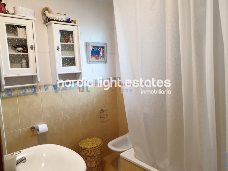 Great terraced house with garage + large storage room