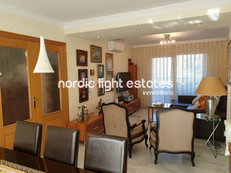 Great terraced house with garage + large storage room