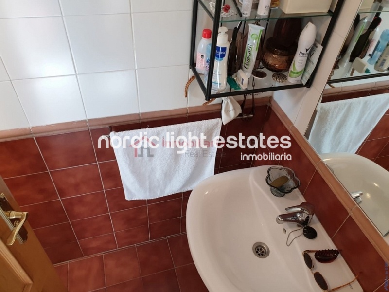 Great terraced house with garage + large storage room