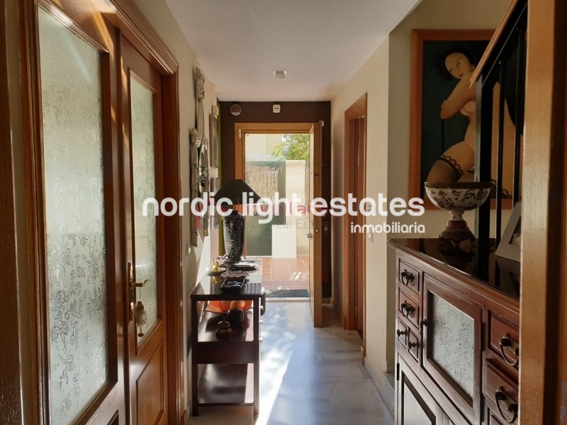 Great terraced house with garage + large storage room