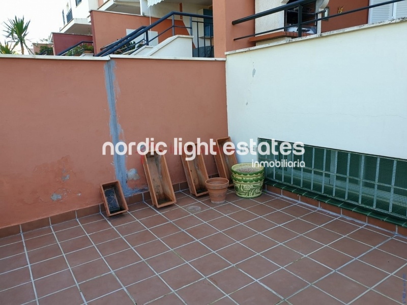 Great terraced house with garage + large storage room