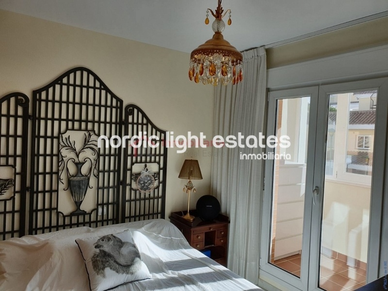 Great terraced house with garage + large storage room