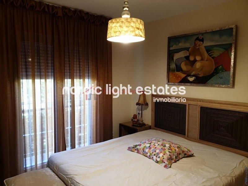 Great terraced house with garage + large storage room