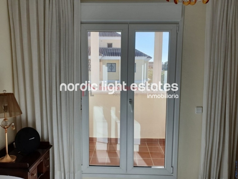Great terraced house with garage + large storage room