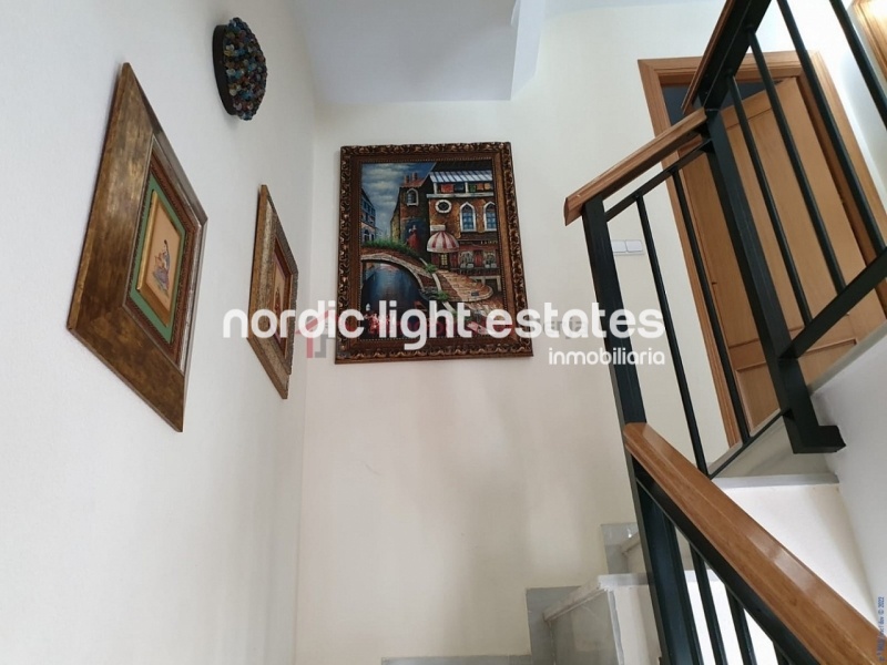 Great terraced house with garage + large storage room