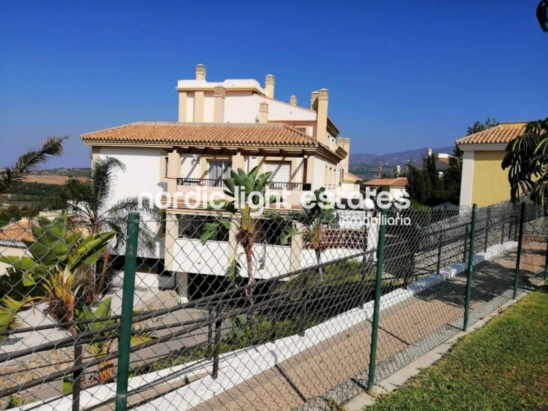Maravilloso apartamento ubicado al lado del Campo de Baviera Golf 