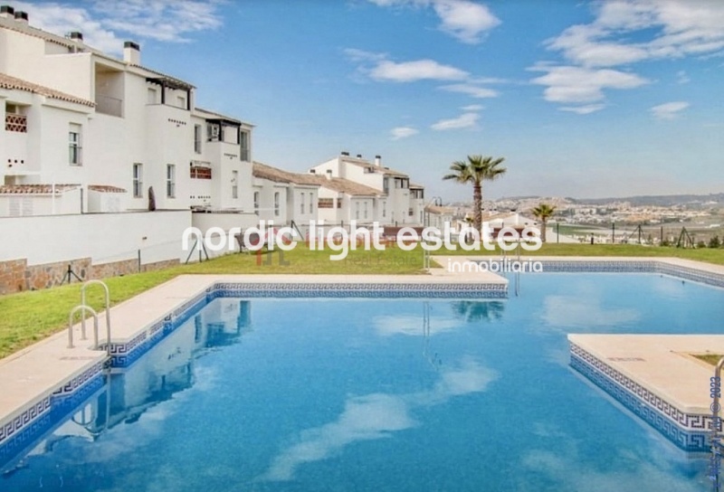 Elegante dúplex de buen gusto en Baviera Golf