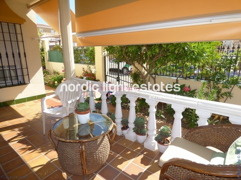 Villa con 6 dormitorios, jardín y piscina