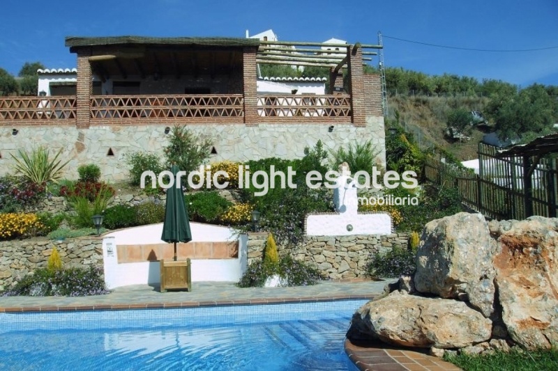 Detached country villa in Frigiliana