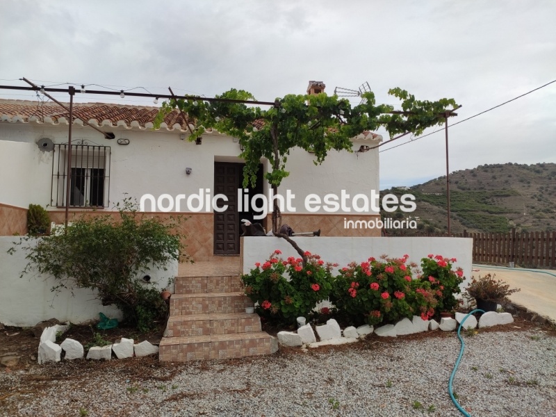 Large country house close to Torrox 
