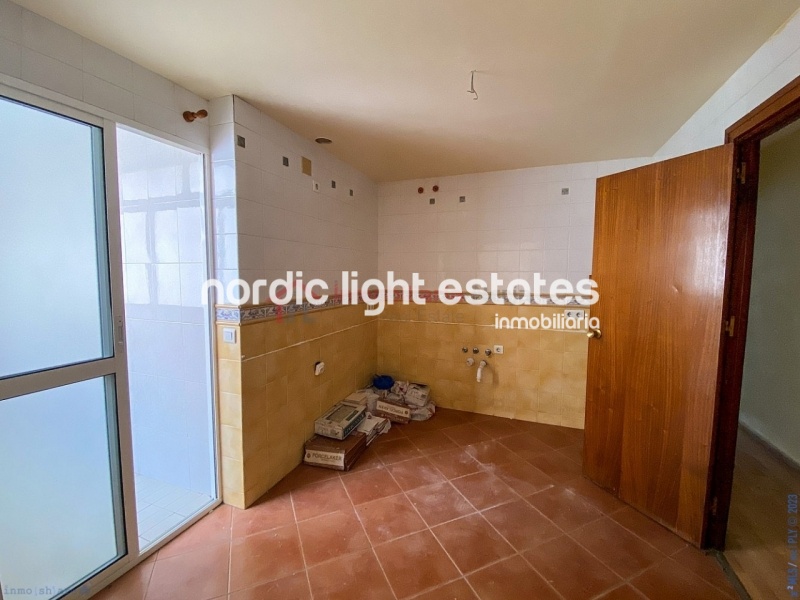 4bedroomed apartment next to the hospital Civil
