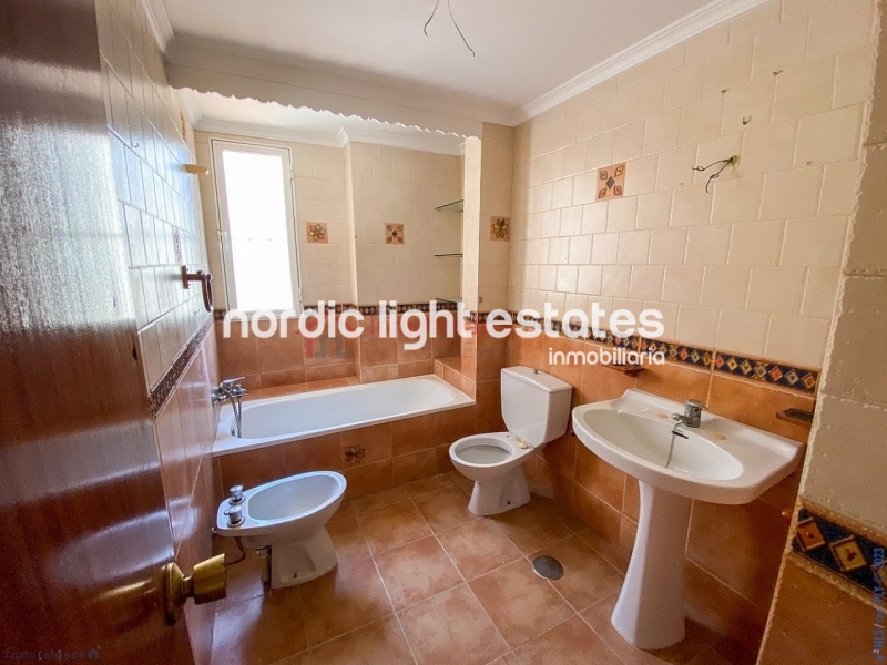 4bedroomed apartment next to the hospital Civil