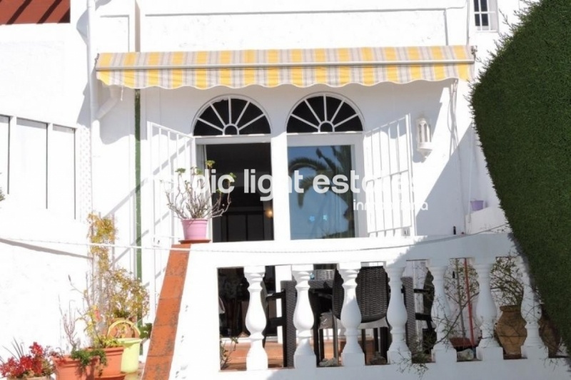 Terraced house in the urbanisation La Alambra