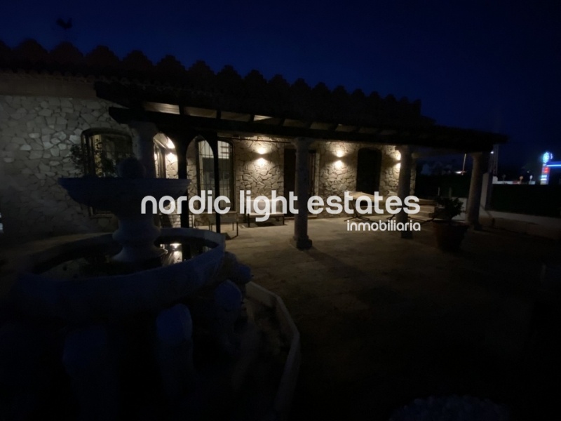 Spectacular villa very close to Nerja