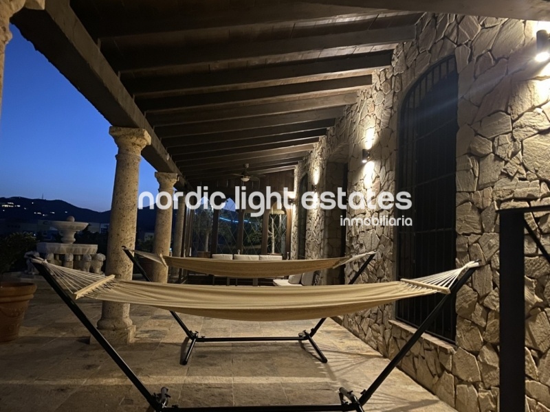 Spectacular villa very close to Nerja