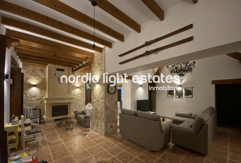 Spectacular villa very close to Nerja