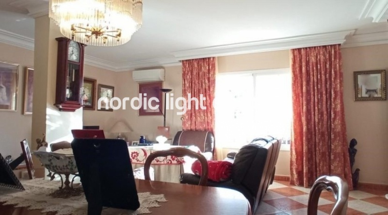 Villa with 4 bedrooms and garage 