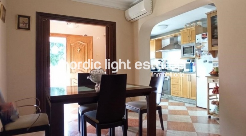 Villa with 4 bedrooms and garage 