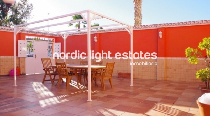 Villa with 4 bedrooms and garage 
